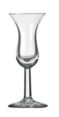 Getränke und Schnapsgläser