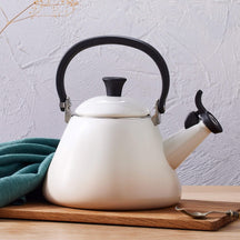 Le Creuset Wasserkessel / Flötenkessel Kone - Induktion - Meringue - 1.6 Liter