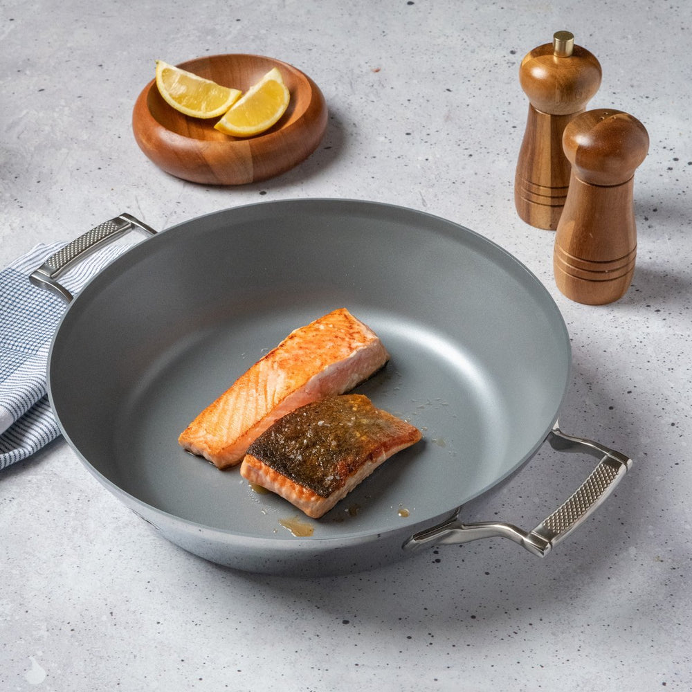 Saveur Selects Pfannenset Voyage Serie (Bratpfanne ø 25 cm + Pfanne ø 30 cm) - Triply Edelstahl - Induktion und alle anderen Wärmequellen