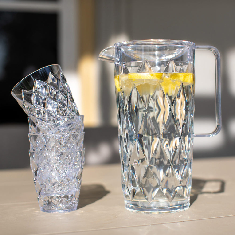 Koziol Gießkanne / Karaffe - unzerbrechlich - Crystal 1.6 Liter mit 4 Wassergläsern 250 ml