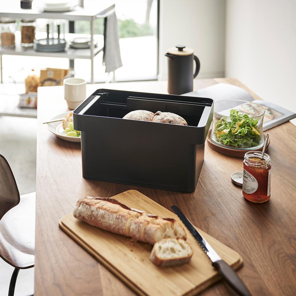 Yamazaki Brotbackautomat mit Messerhalter Tower Schwarz