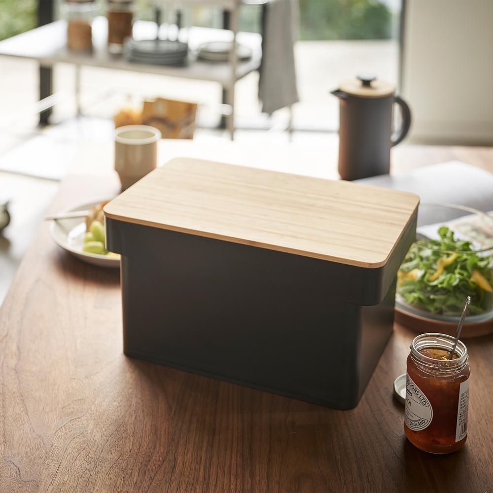 Yamazaki Brotbackautomat mit Messerhalter Tower Schwarz