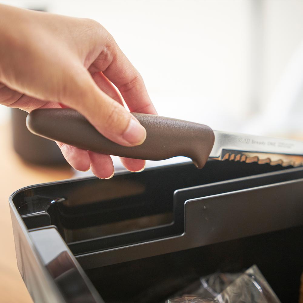 Yamazaki Brotbackautomat mit Messerhalter Tower Schwarz