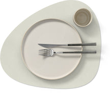 LIND DNA Tischsets Nupo - Leder - Leinen - Curved - 44 x 37 cm - 2 Stück