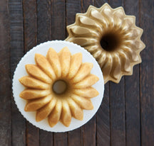 Nordic Ware Gugelhupf Backform Lotus Bundt Gold ø 21 / 1.2 Liter