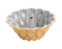 Nordic Ware Gugelhupf Backform Crown Bundt Pan Gold ø 26 cm / 2.4 Liter