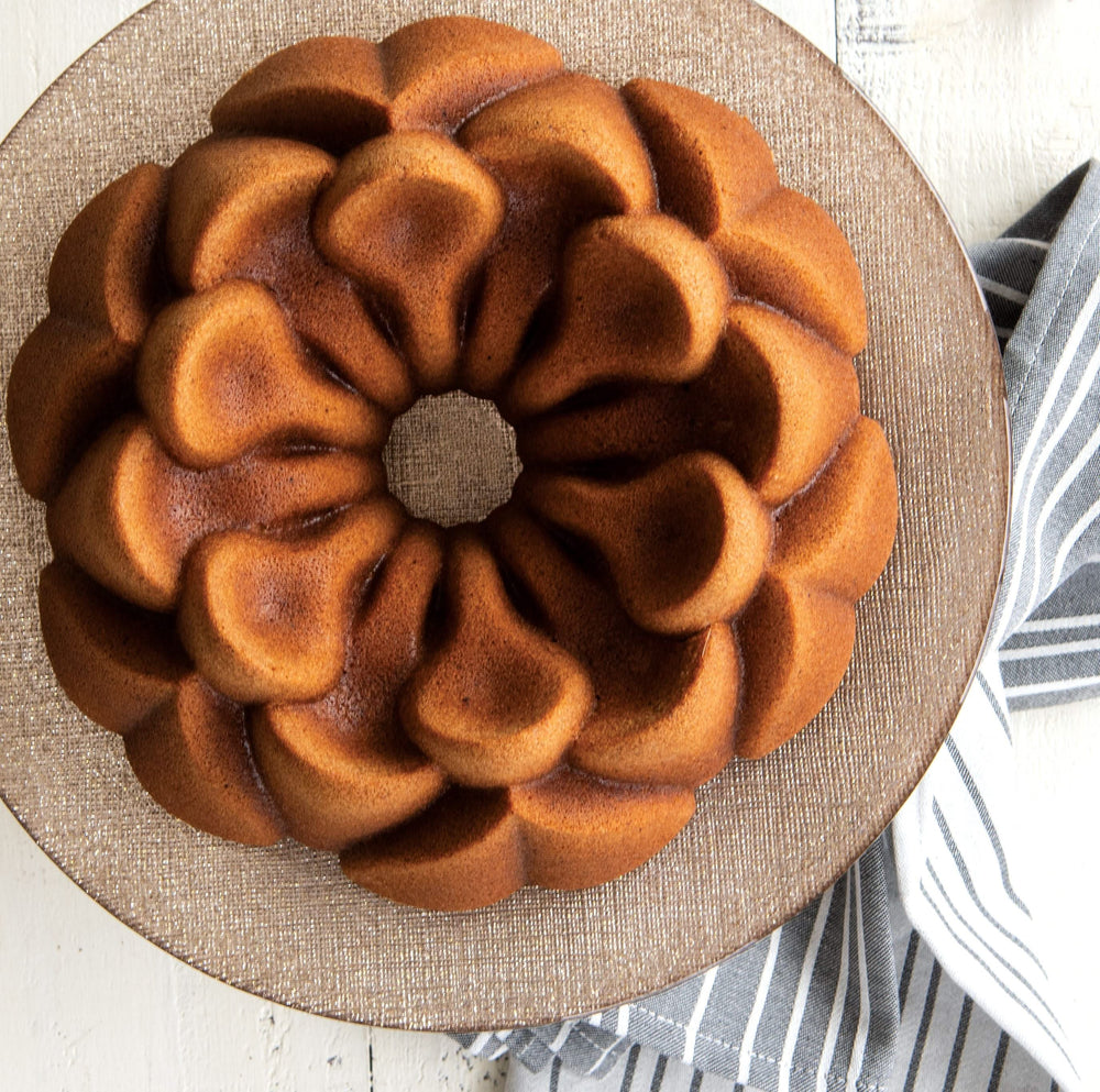 Nordic Ware Gugelhupf Backform Magnolia Bundt Pan Kupfer ø 25 cm / 2.4 Liter