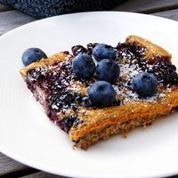 Clafoutis mit Brombeeren und Blaubeeren