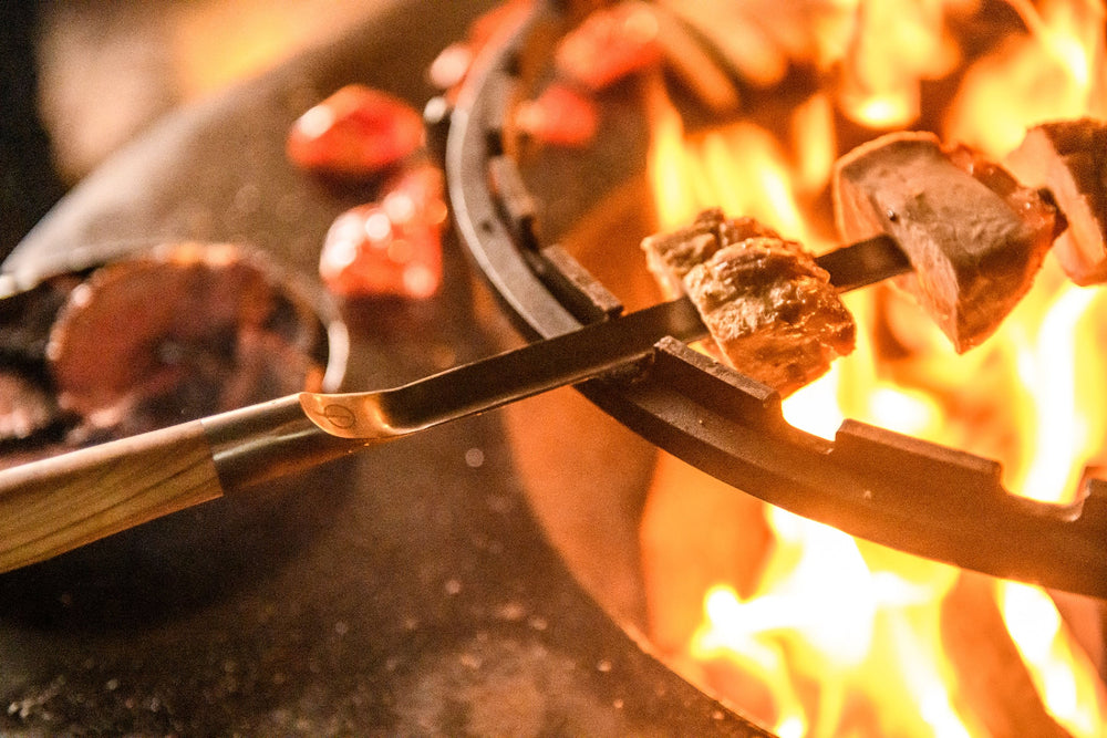 Forged BBQ Spieße Churrasco - Olivenholz / Stahl - V - Form - 60cm