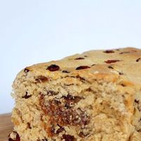 Glutenfreier Osterstollen mit zuckerfreiem Essen