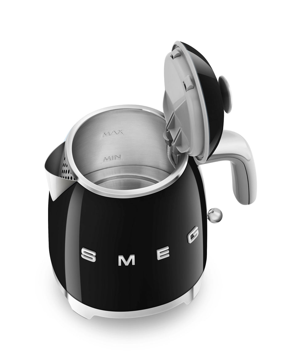 SMEG Wasserkocher Mini – 1400 W – Schwarz – 800 ml – 3 Tassen – KLF05BLEU