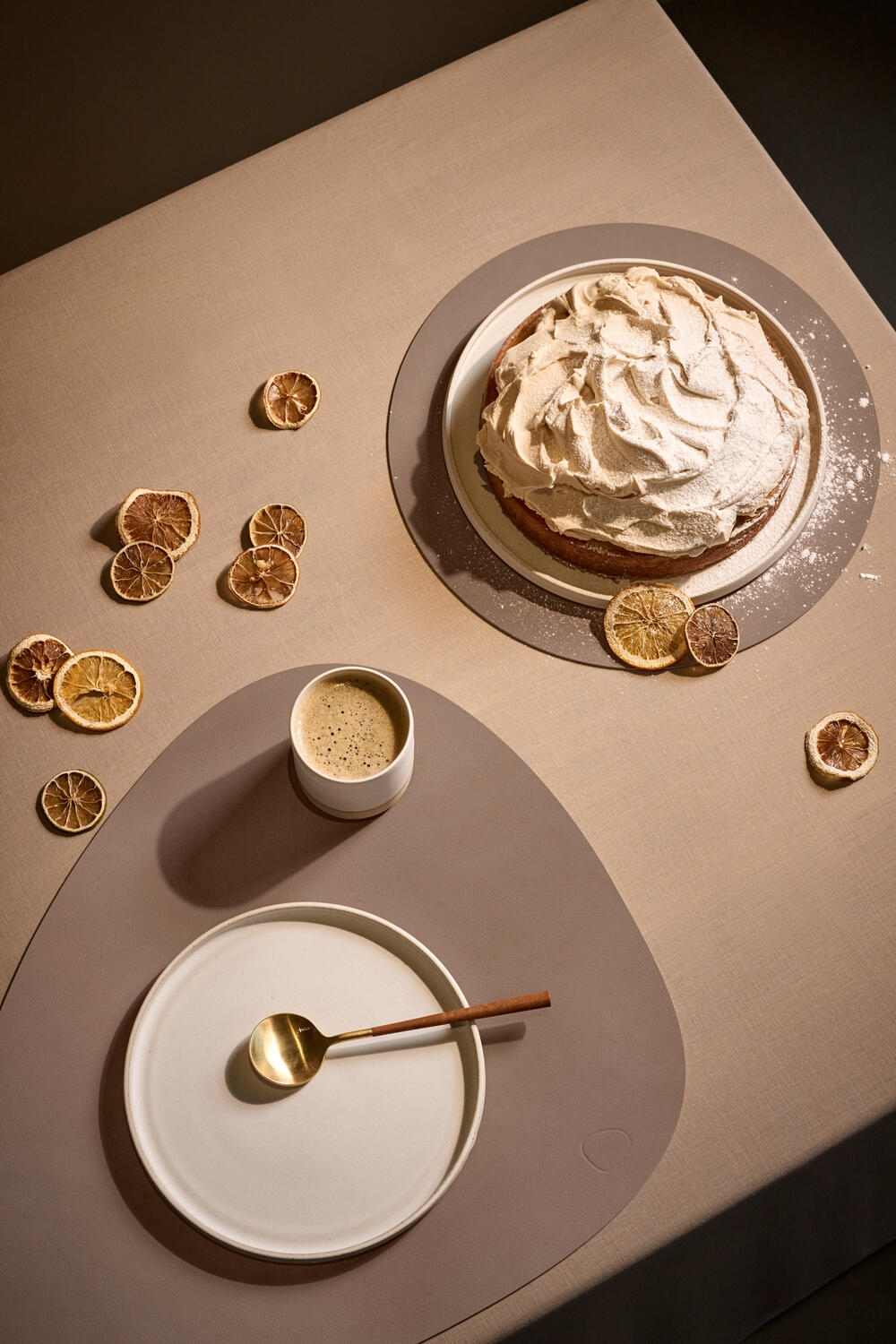 LIND DNA Untersetzer Nupo - Leder - Trüffel - 13 x 11 cm - 4 Stück