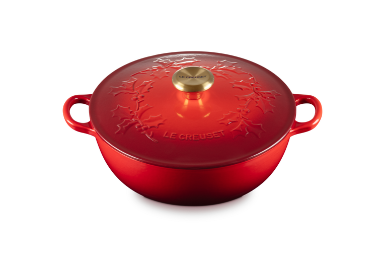 Le Creuset Marmite Kasserolle mit goldfarbenem Knopf – Holly Christmas – Kirschrot – ø 26 cm / 4,1 Liter