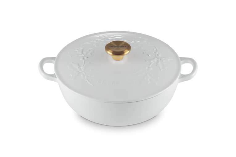 Le Creuset Bratpfanne Marmite mit goldfarbenem Knopf – Holly Christmas – Weiß – ø 26 cm / 4,1 Liter