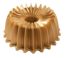 Nordic Ware Gugelhupf Backform Brilliance Bundt Gold ø 26 cm / 2.4 Liter