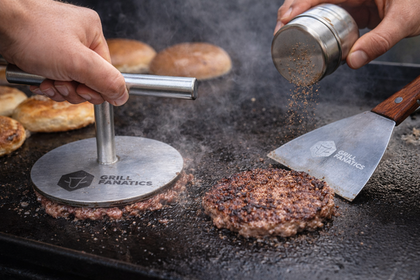 Grill Fanatics Smashburger Kit 12cm Edelstahl Holz - Presse Spatel Gewürzstreuer