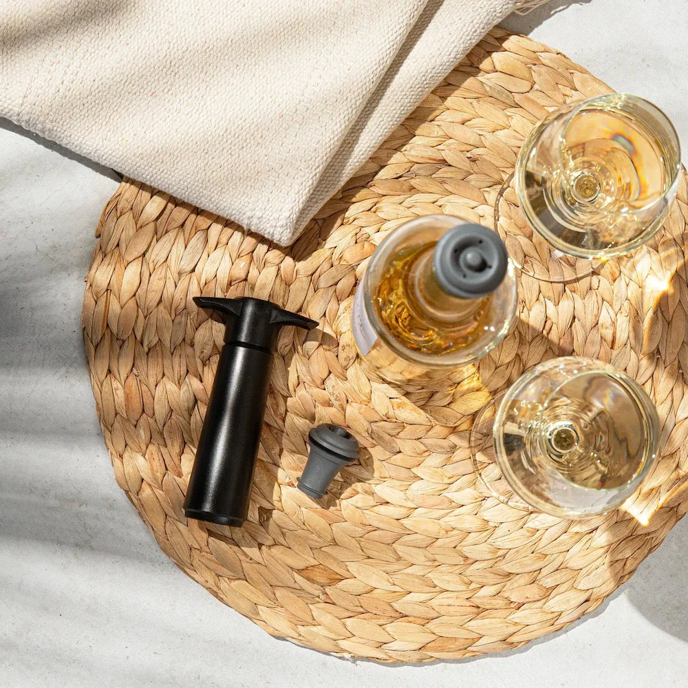 Vacu Vin Weinpumpe - mit 2 Weinverschlüssen - Weinretter - Schwarz