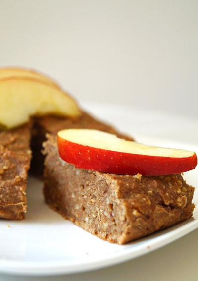 Veganer Zimtkuchen mit Apfel