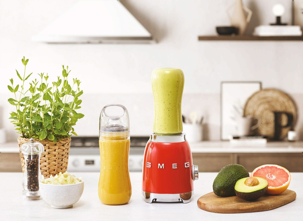 SMEG Smoothie Blender – kompakt – Rot – 600 ml – PBF01RDEU