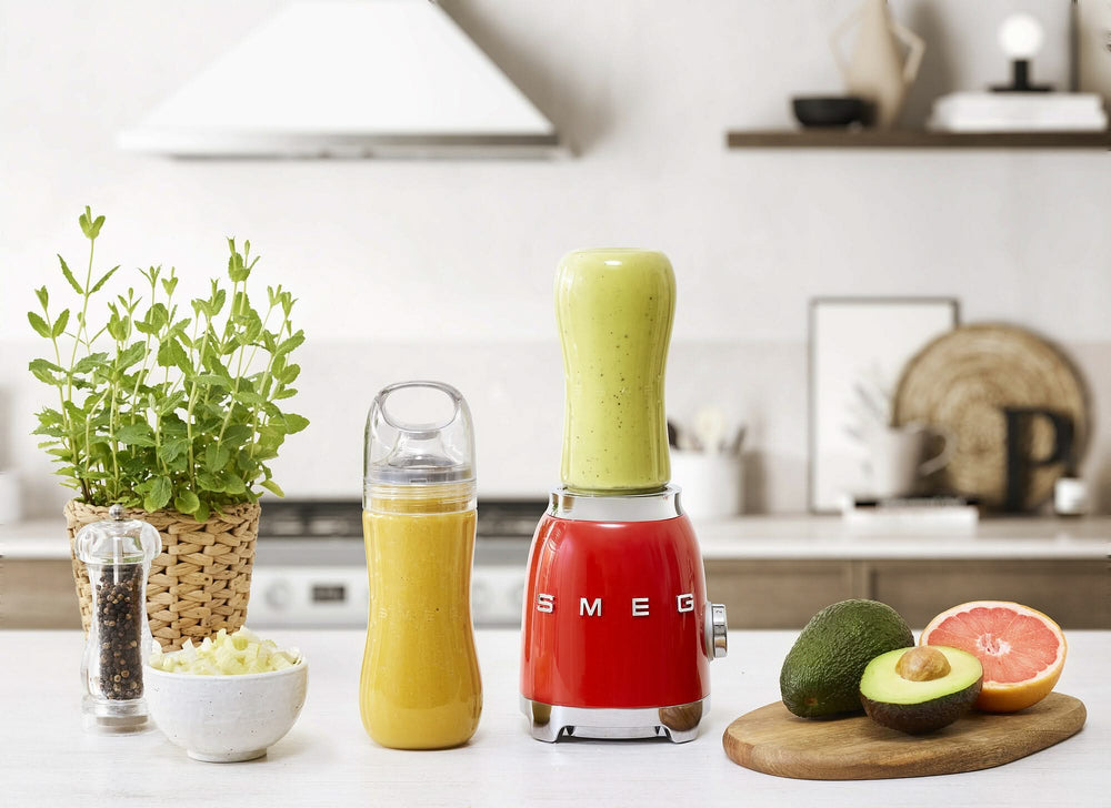 SMEG Smoothie Blender – kompakt – Rot – 600 ml – PBF01RDEU