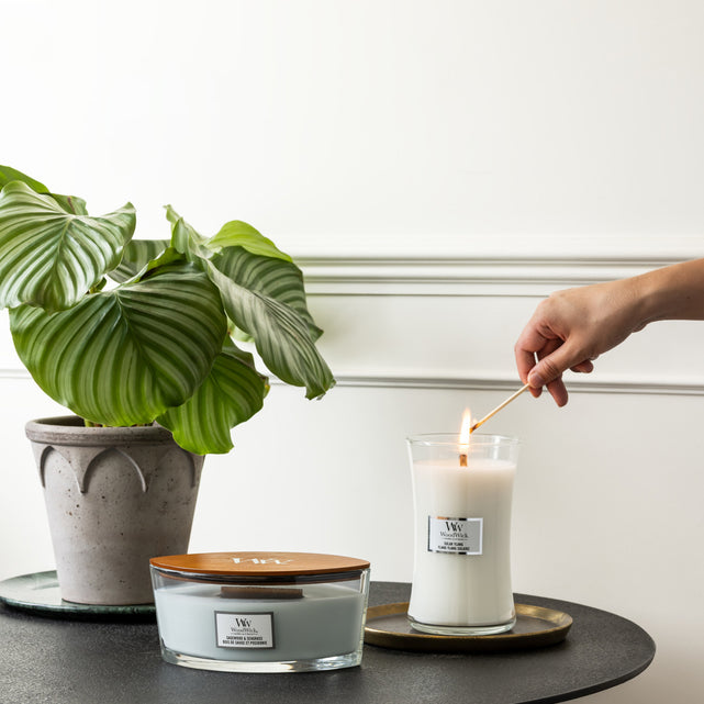 Wie brenne ich eine WoodWick-Duftkerze ab?
