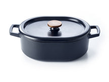 Alva Bräter - Dutch Oven - Oval - Nori - 31 x 21 cm - emaillierte Antihaftbeschichtung + Gratis Ledergriffe 