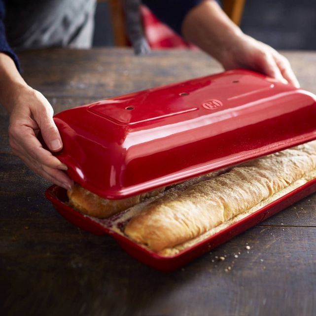 Wie backt man Brot in einer Brotbackform von Emile Henry?