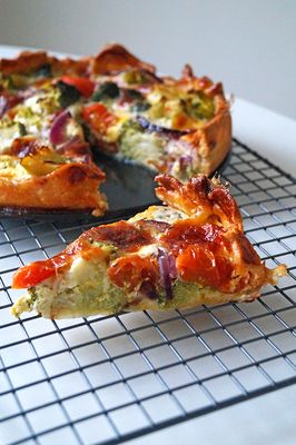 Vegetarische Quiche mit Brokkoli