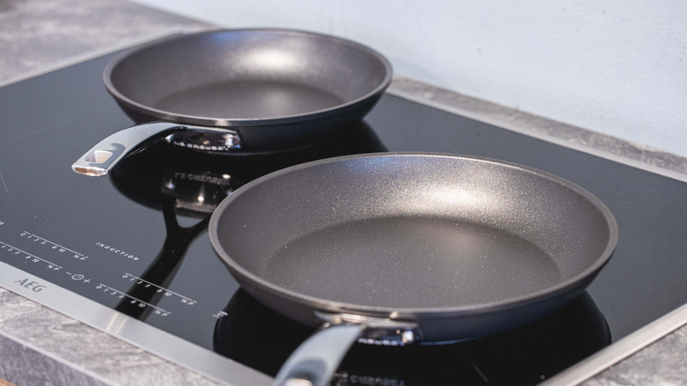 Le Creuset Bratpfannenset Les Forgées TNS - ø 24 und 28 cm - Standard-Antihaftbeschichtung