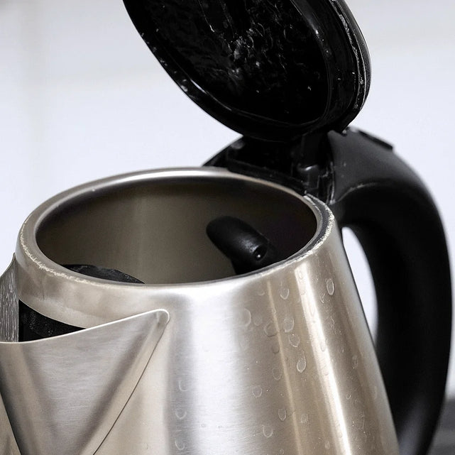 Wie reinigt man einen Wasserkocher?